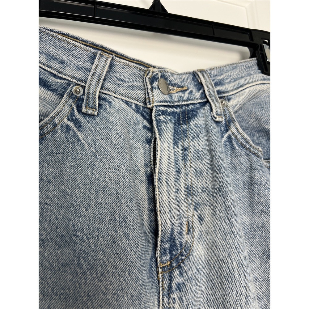 Universal Thread Women's Relaxed Baggy Jeans Classic 90's Vintage Straight Fit - Picture 2 of 7